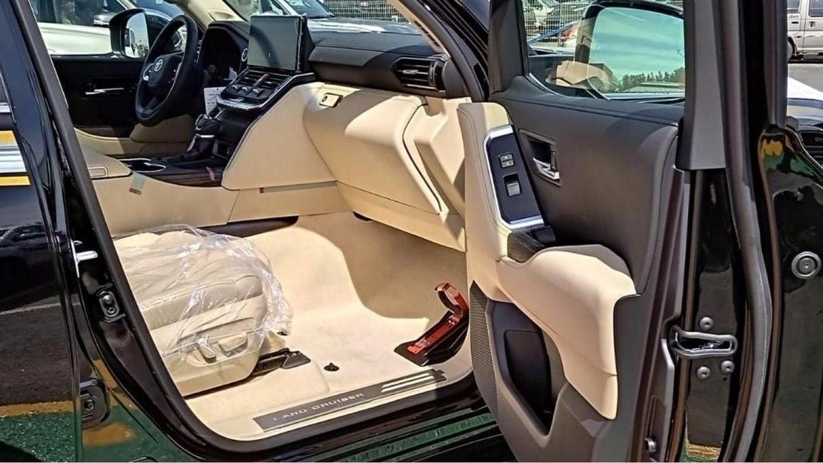 Toyota Land Cruiser VXR TOYOTA LANDCRUISER VXR FULL OPTION-10-10