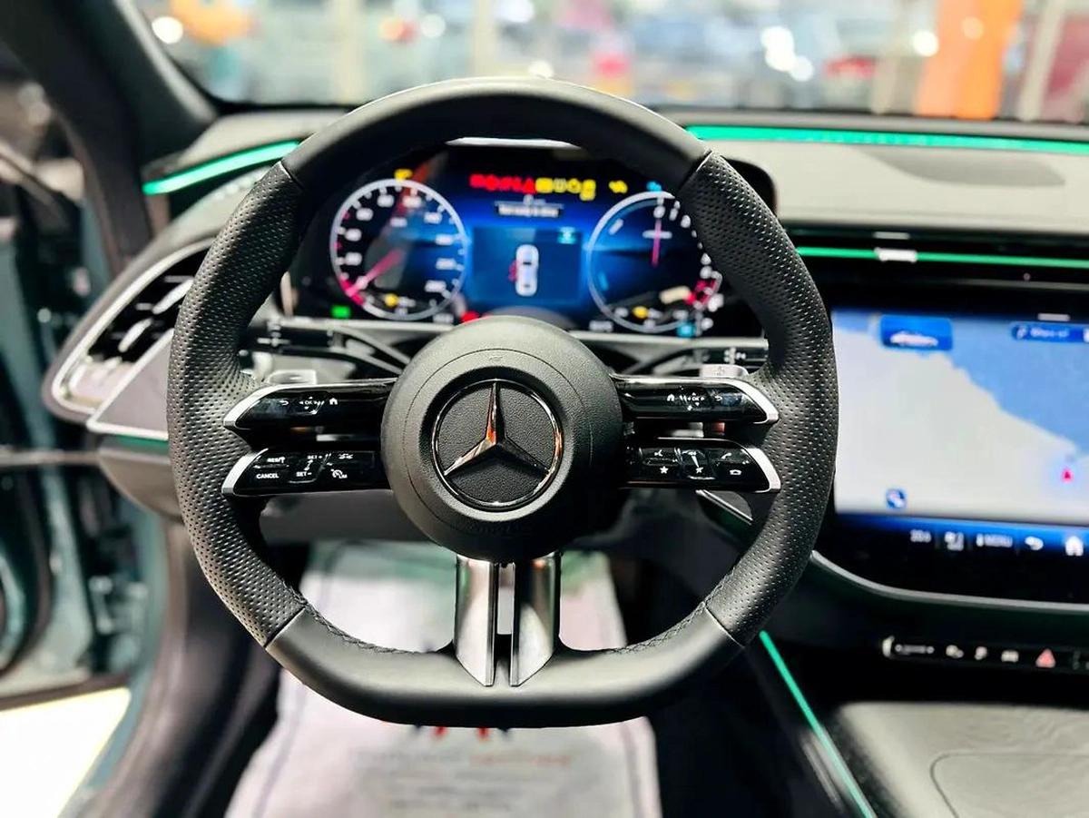 Mercedes-Benz E-Class E 300-11-11