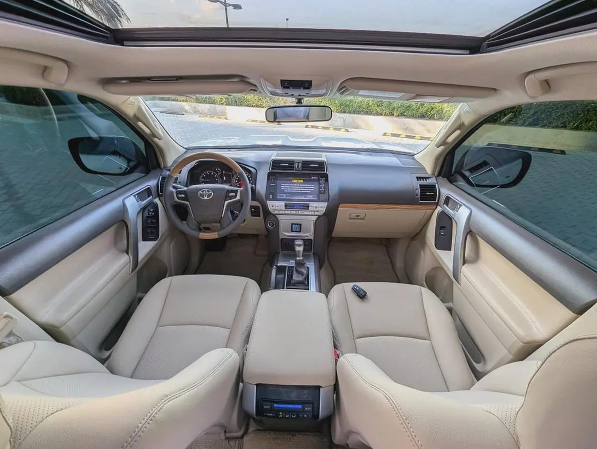 TOYOTA PRADO 2019 VXR TOP FULL OPTION GCC V6 4.0L IN EXCELLENT CONDITION-2-2