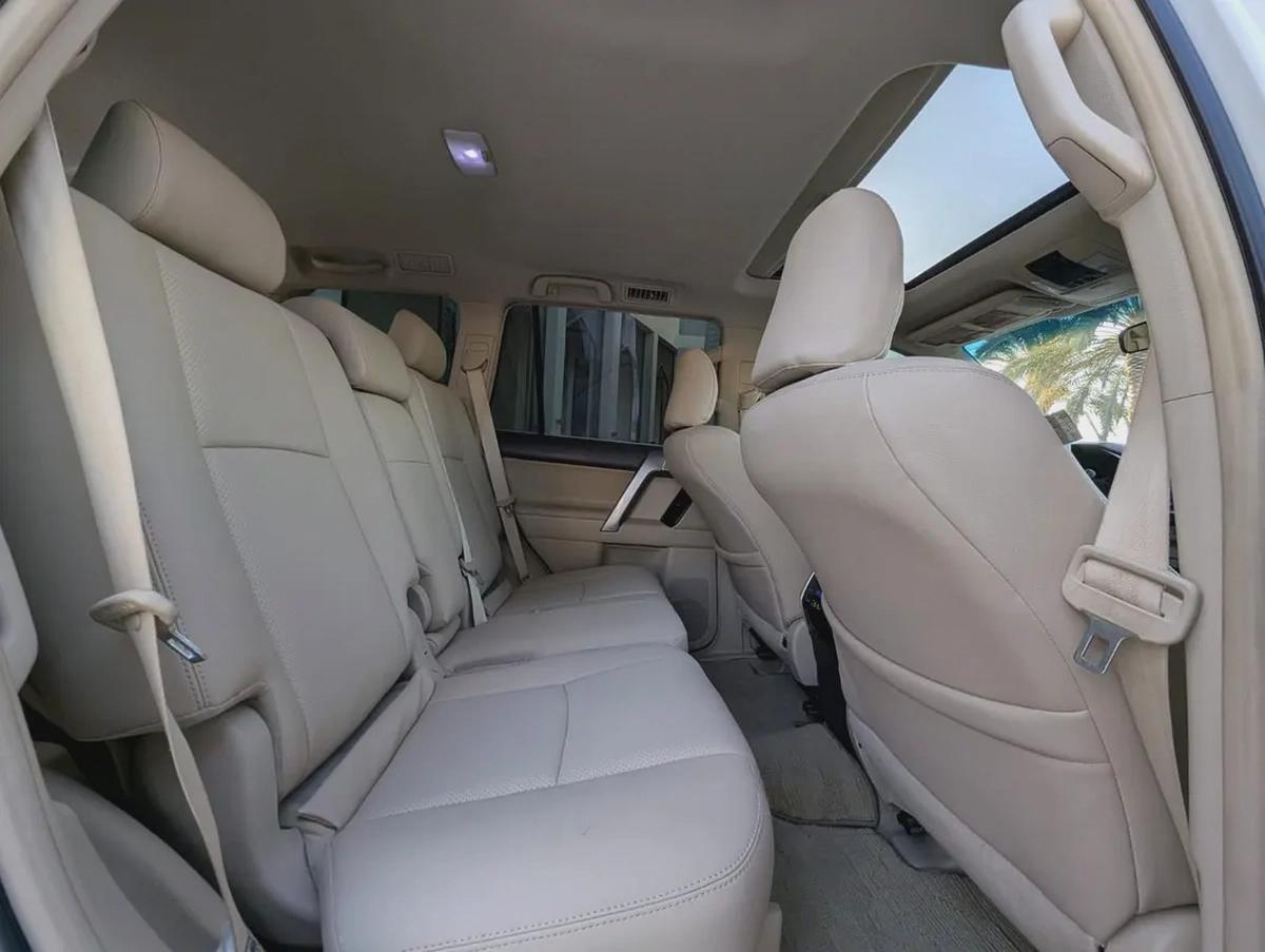 TOYOTA PRADO 2019 VXR TOP FULL OPTION GCC V6 4.0L IN EXCELLENT CONDITION-9-9