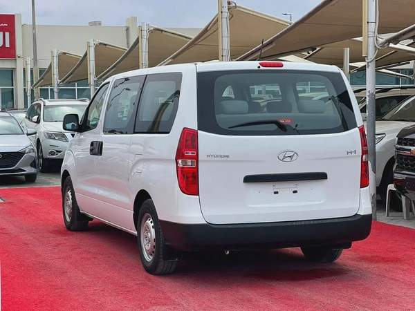 2020 | Hyundai H1 | Automatic | 12 Seaters | Ref#948