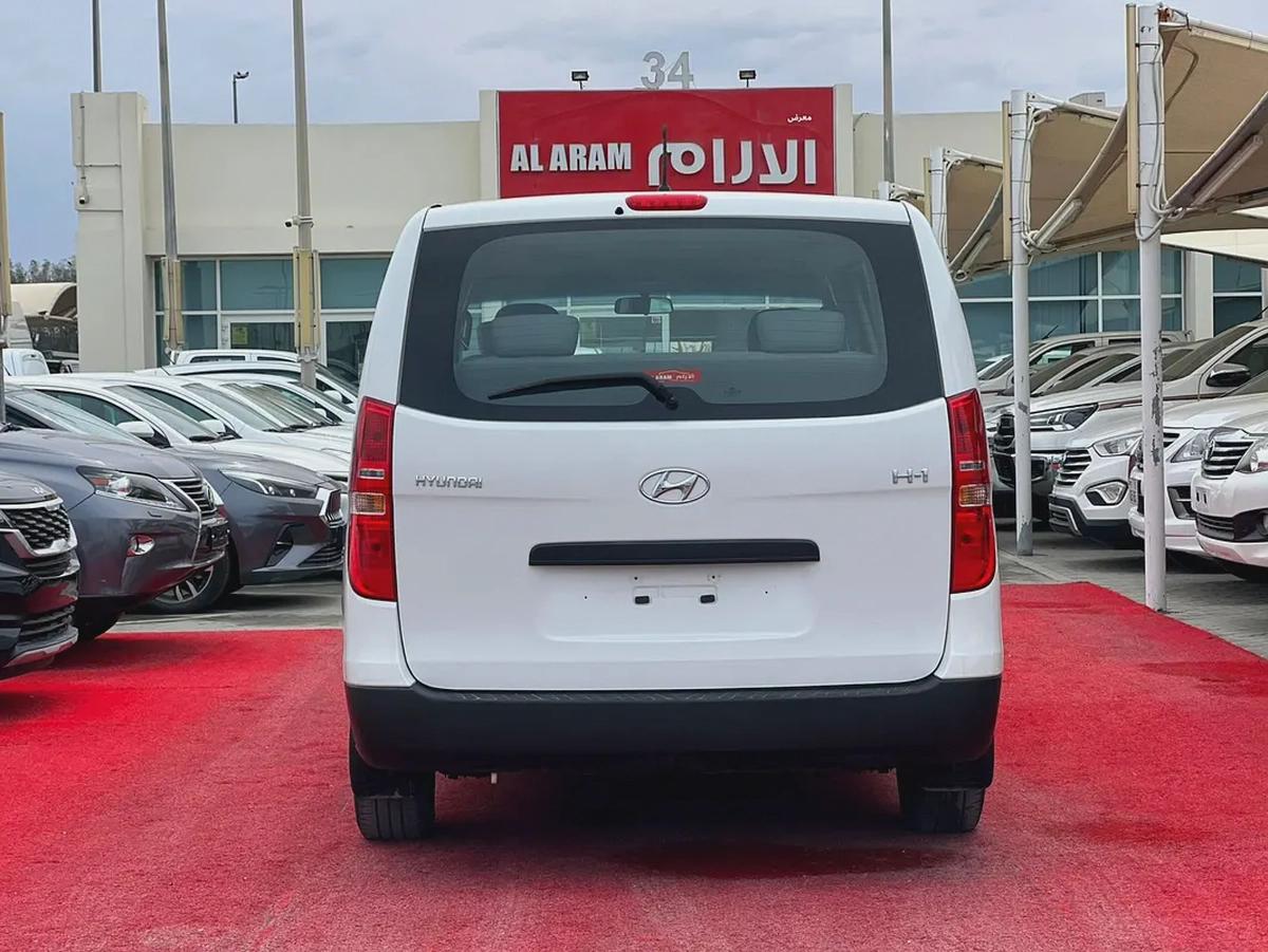 2020 | Hyundai H1 | Automatic | 12 Seaters | Ref#948-4-4