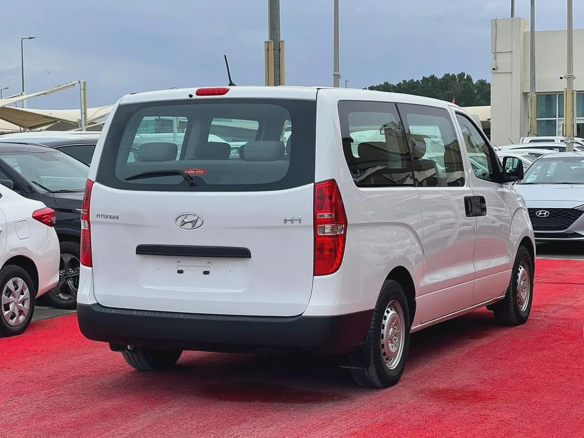 2020 | Hyundai H1 | Automatic | 12 Seaters | Ref#948-5-5