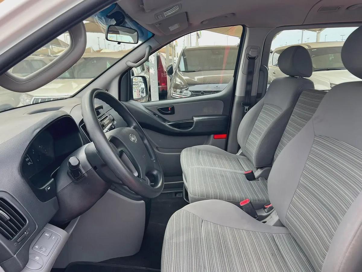 2020 | Hyundai H1 | Automatic | 12 Seaters | Ref#948-8-8