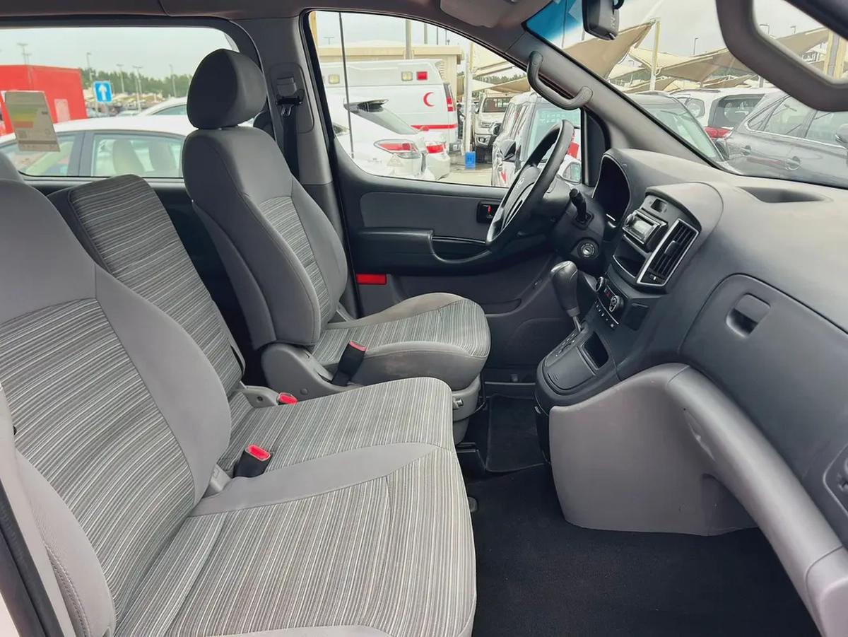 2020 | Hyundai H1 | Automatic | 12 Seaters | Ref#948-10-10