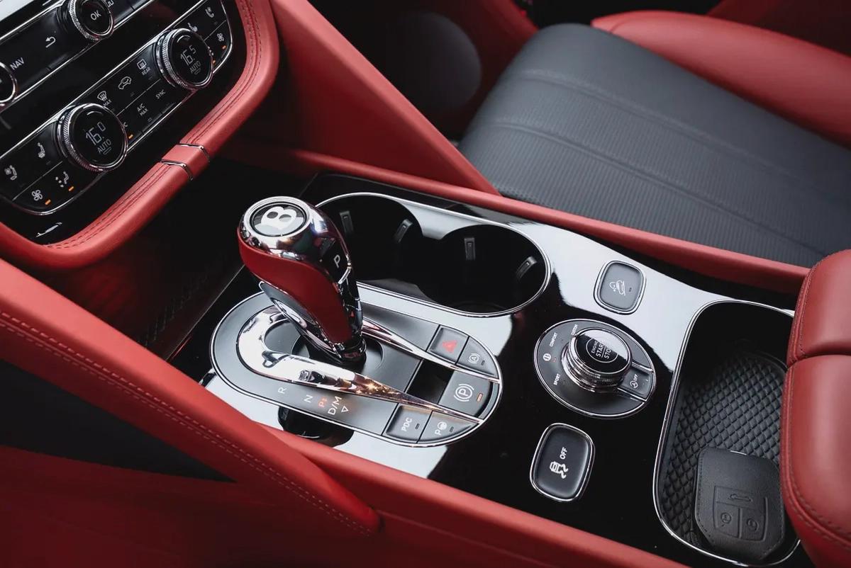 2023 BENTLEY BENTAYGA AZURE | GCC | MAIN DEALER WARRANTY SERVICE-10-10