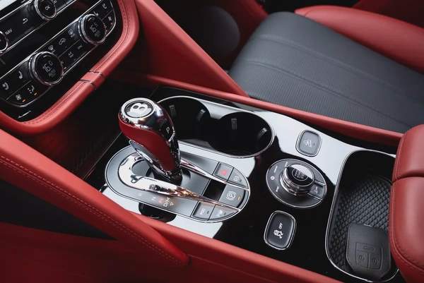 2023 BENTLEY BENTAYGA AZURE | GCC | MAIN DEALER WARRANTY SERVICE