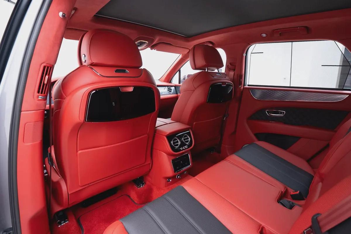 2023 BENTLEY BENTAYGA AZURE | GCC | MAIN DEALER WARRANTY SERVICE-12-12