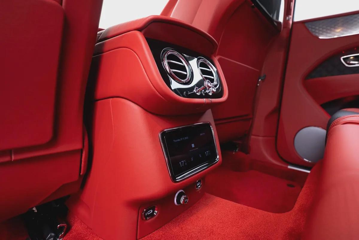 2023 BENTLEY BENTAYGA AZURE | GCC | MAIN DEALER WARRANTY SERVICE-14-14
