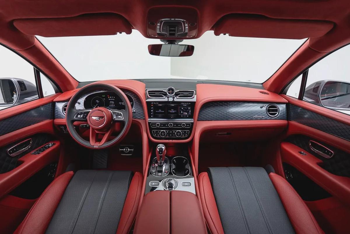 2023 BENTLEY BENTAYGA AZURE | GCC | MAIN DEALER WARRANTY SERVICE-17-17