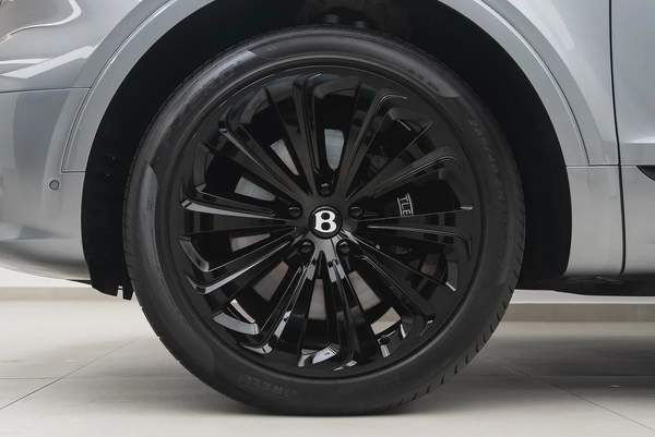 2023 BENTLEY BENTAYGA AZURE | GCC | MAIN DEALER WARRANTY SERVICE