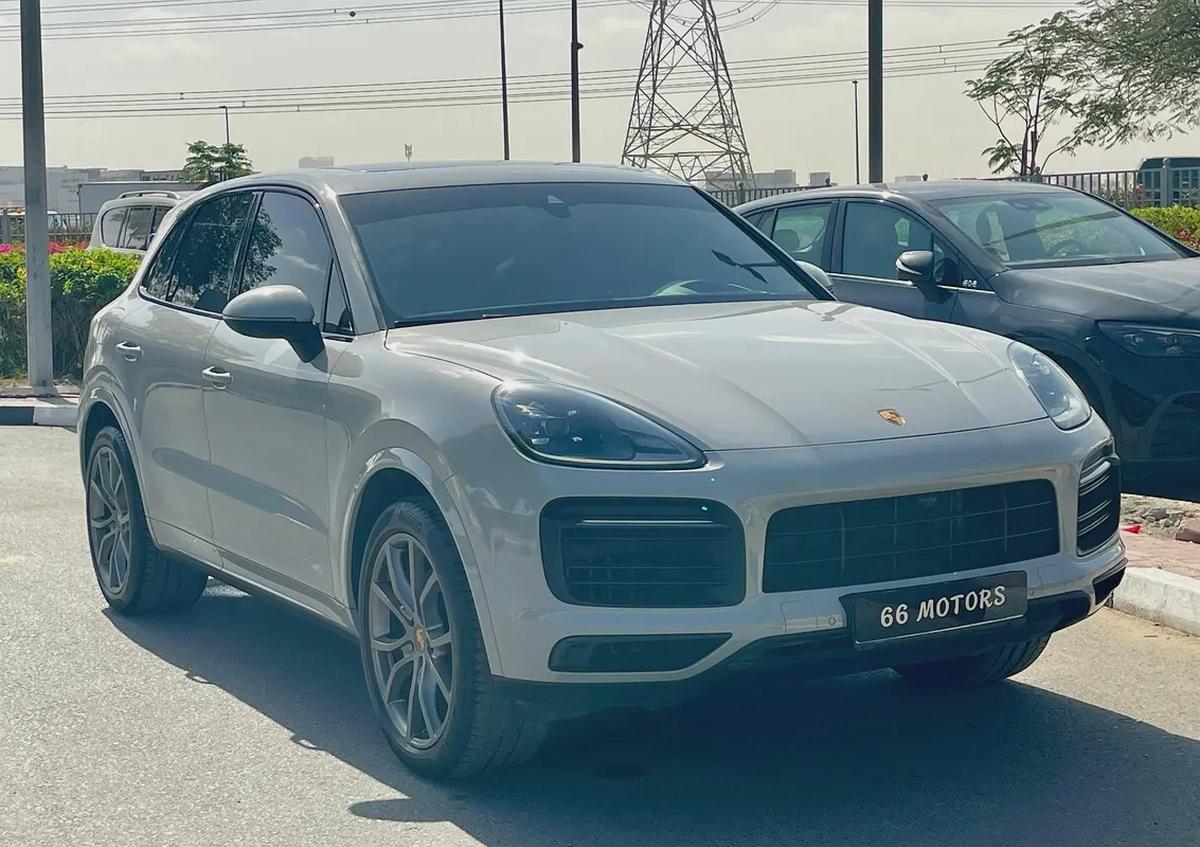 2023 Porsche Cayenne GCC - Chalk Grey | Luxury SUV with Sporty DNA Premium Comfort-0-0