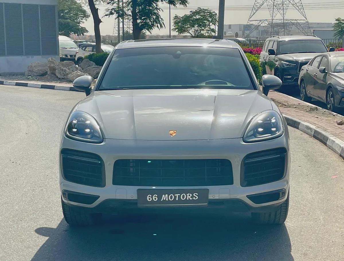 2023 Porsche Cayenne GCC - Chalk Grey | Luxury SUV with Sporty DNA Premium Comfort-2-2