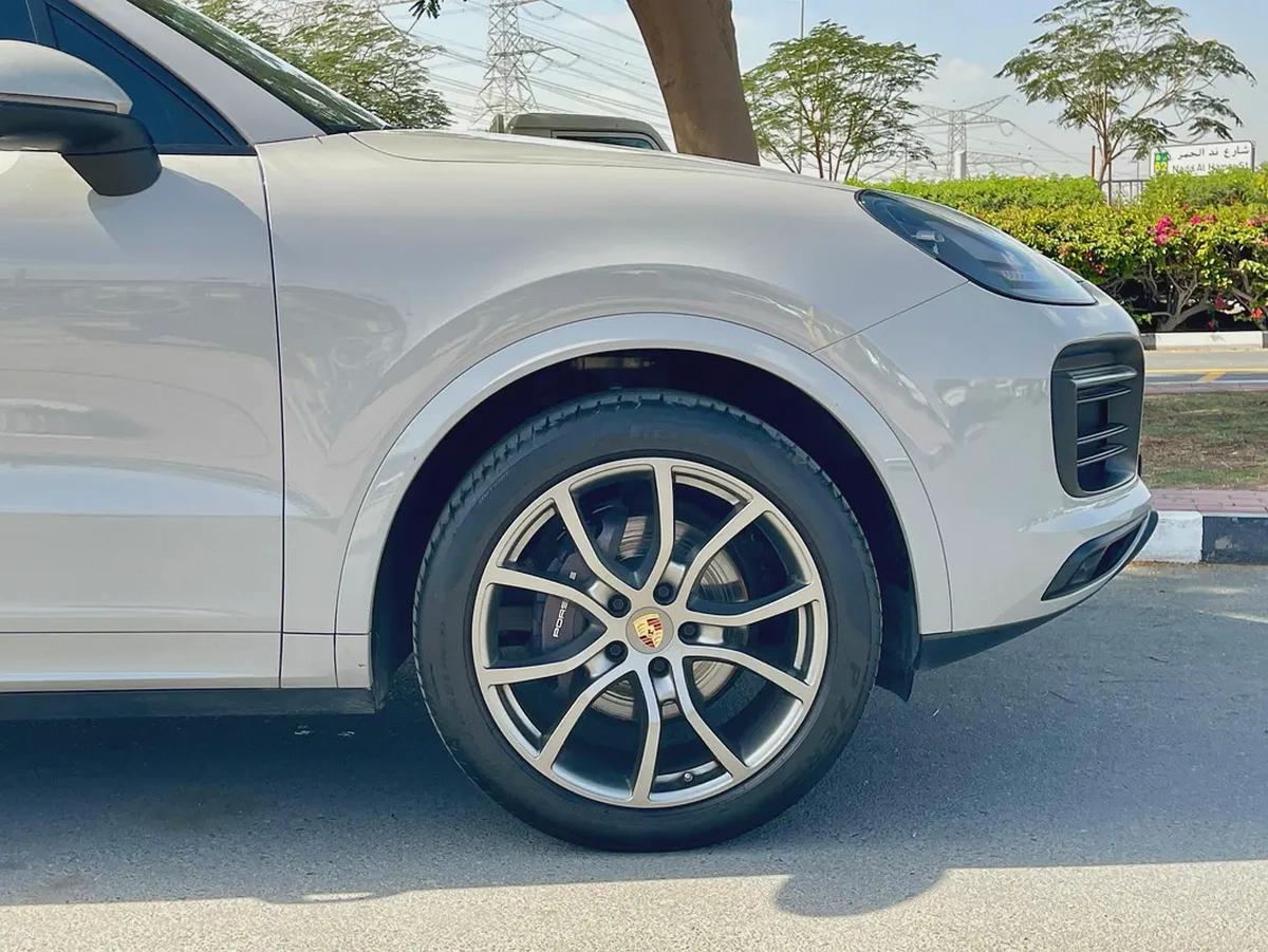 2023 Porsche Cayenne GCC - Chalk Grey | Luxury SUV with Sporty DNA Premium Comfort-7-7