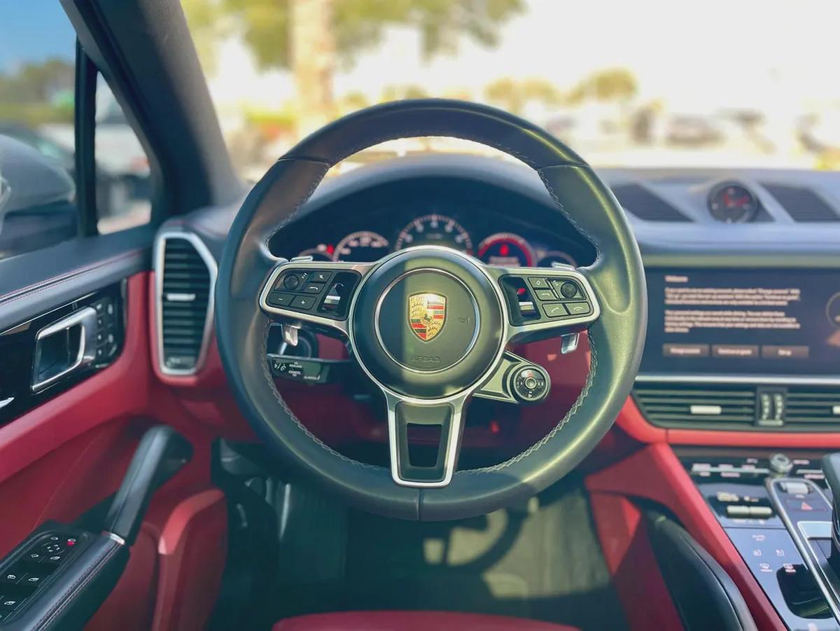 2023 Porsche Cayenne GCC - Chalk Grey | Luxury SUV with Sporty DNA Premium Comfort-9-9