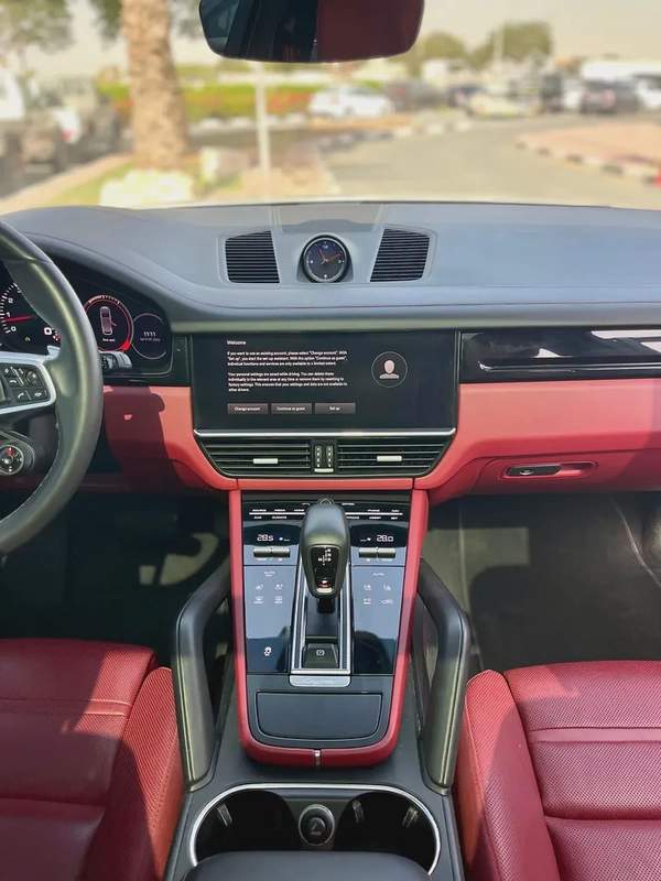 2023 Porsche Cayenne GCC - Chalk Grey | Luxury SUV with Sporty DNA Premium Comfort