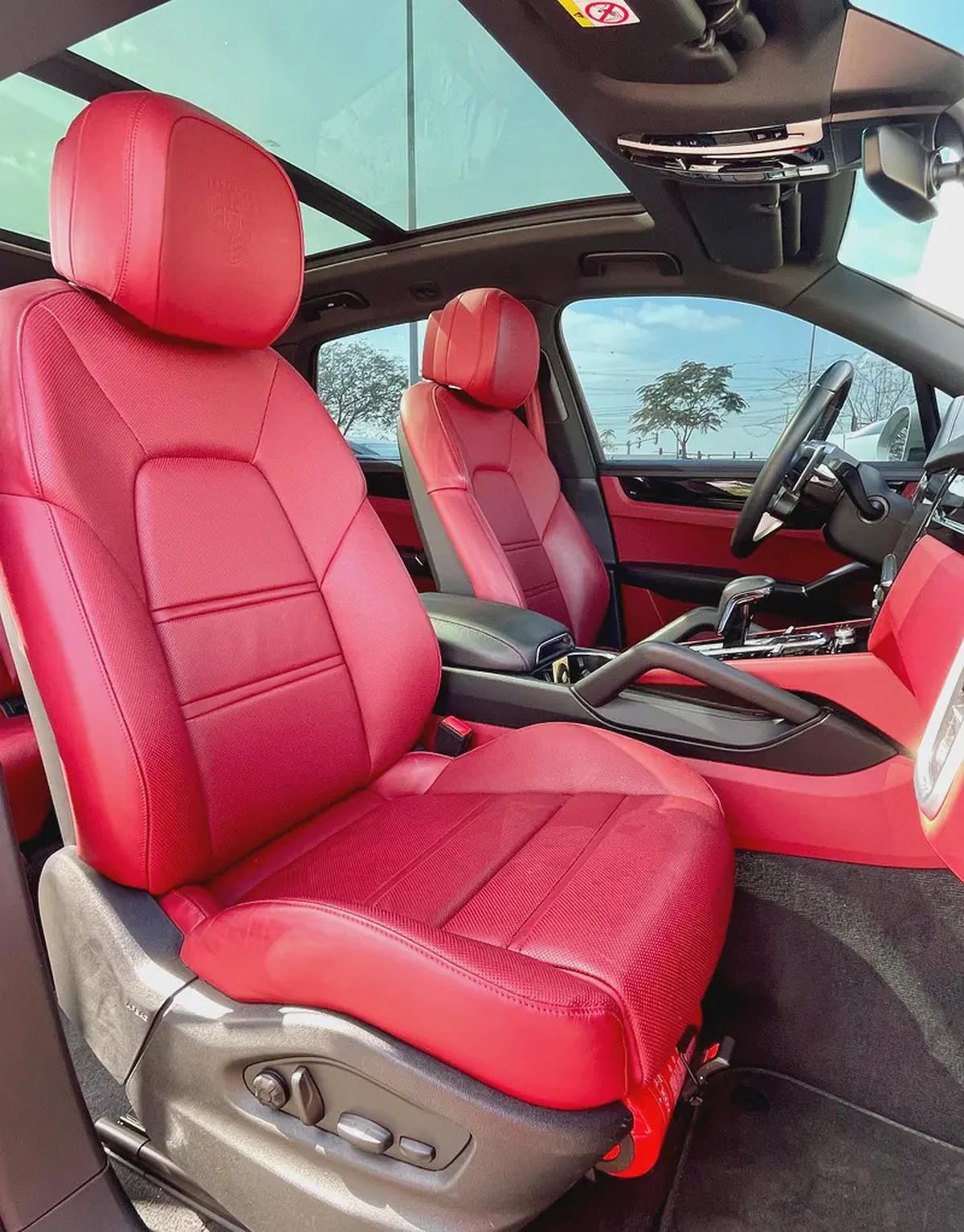 2023 Porsche Cayenne GCC - Chalk Grey | Luxury SUV with Sporty DNA Premium Comfort-12-12