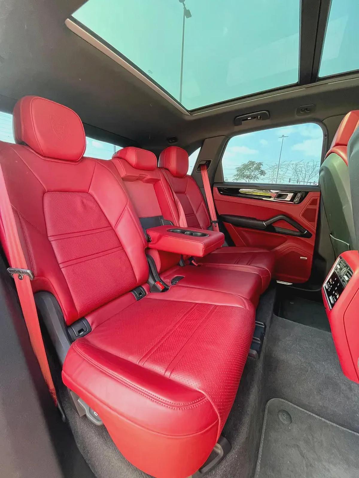 2023 Porsche Cayenne GCC - Chalk Grey | Luxury SUV with Sporty DNA Premium Comfort-15-15