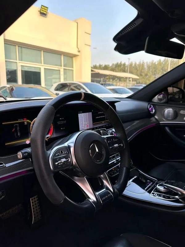 MERCEDES BENZ AMG E63s 2019 Japan Import ( Clean Title ) Original Paint Zero Accidents Two Keys 5