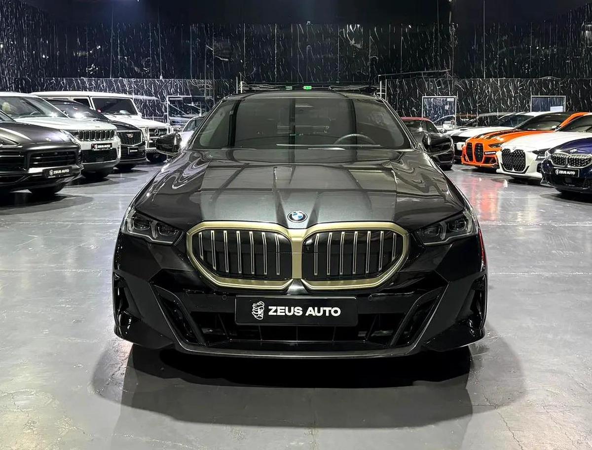 2025 BMW 520i | GCC | AGMC Warranty 2027 | AGMC Service 2027-6-6