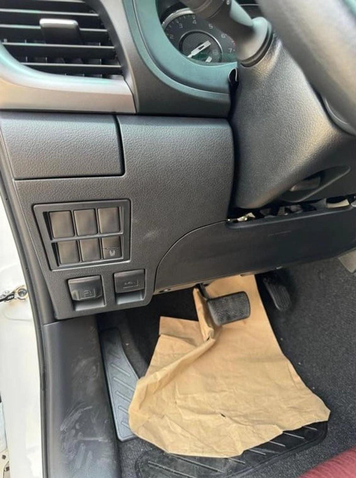 Toyota Hilux HILUX 2.7L GLXS DC AT PETROL 2025-13-13