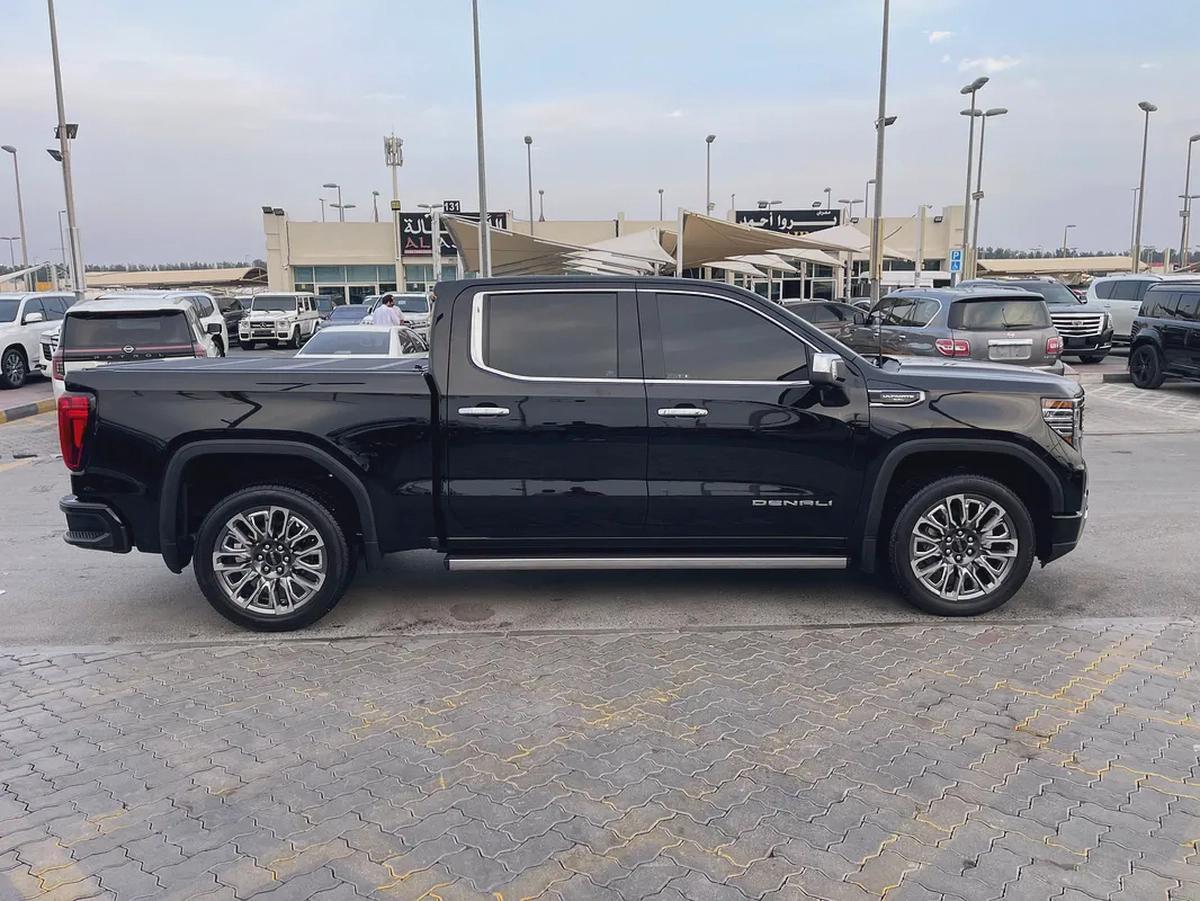 2025 GMC Sierra Denali Ultimate - GCC Specs - Brand New!-4-4