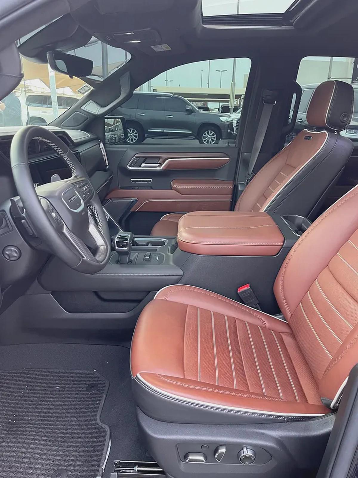 2025 GMC Sierra Denali Ultimate - GCC Specs - Brand New!-8-8