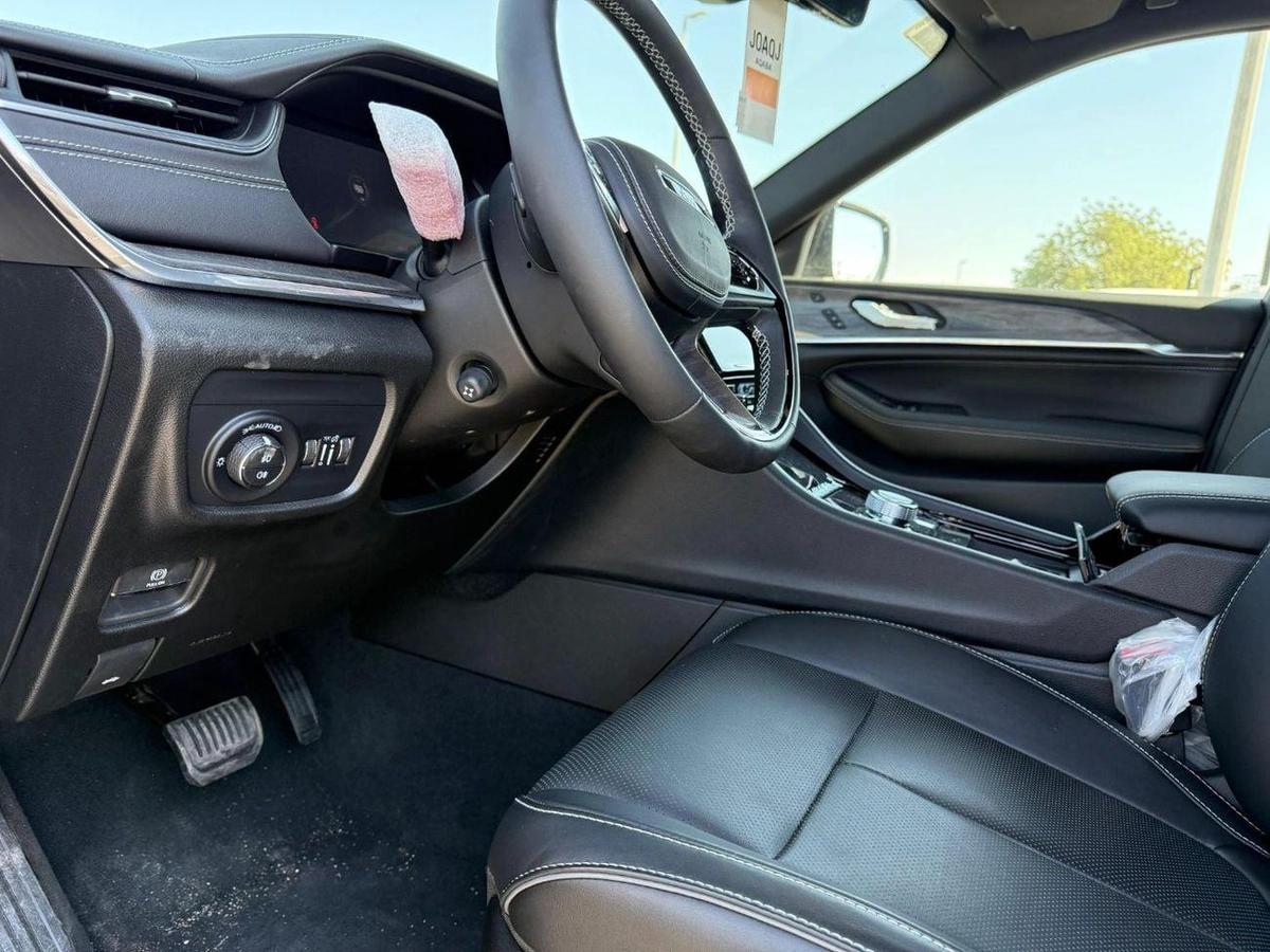 Jeep Grand Cherokee EXPORT PRICE - Grand Cherokee Overland 3.6L-9-9