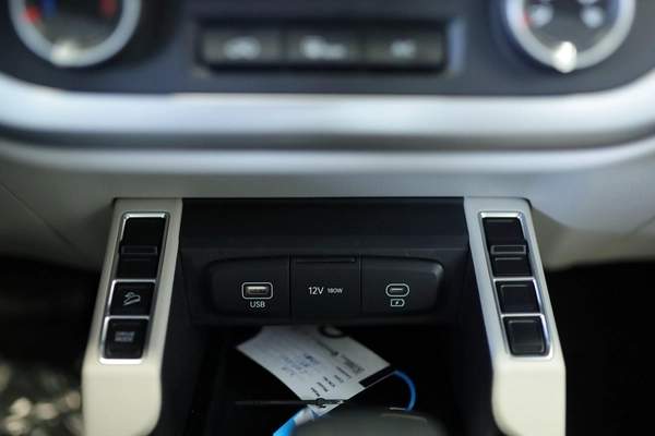 KIA CARENS 1.5L 7-SEATS MODEL 2025 GCC SPECS