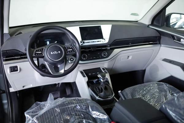 KIA CARENS 1.5L 7-SEATS MODEL 2025 GCC SPECS