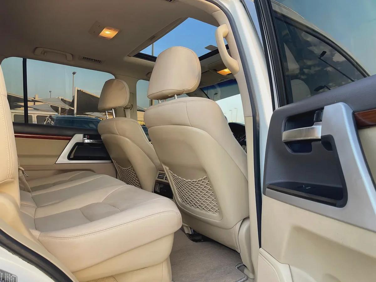 Toyota Land Cruiser VXR 2016 GCC Specs-14-14