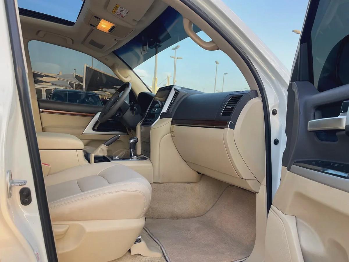 Toyota Land Cruiser VXR 2016 GCC Specs-16-16