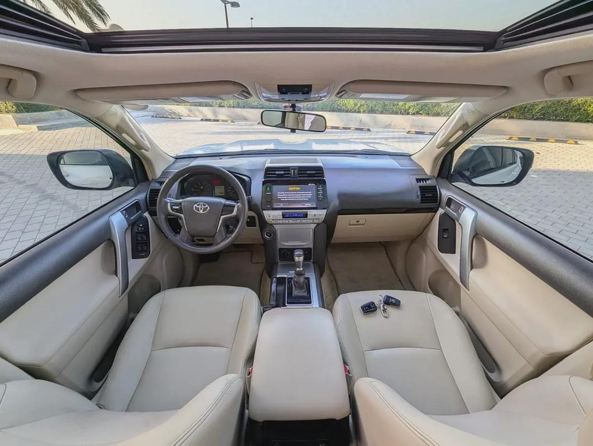 Toyota Prado VXR 2018 - GCC Specs - Accident Free - Excellent Condition-2-2