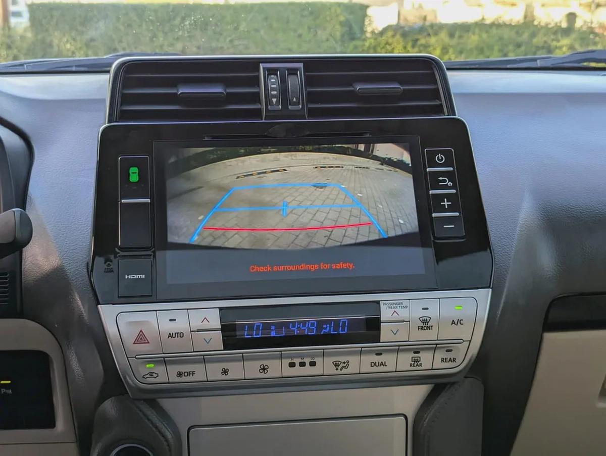 Toyota Prado VXR 2018 - GCC Specs - Accident Free - Excellent Condition-7-7