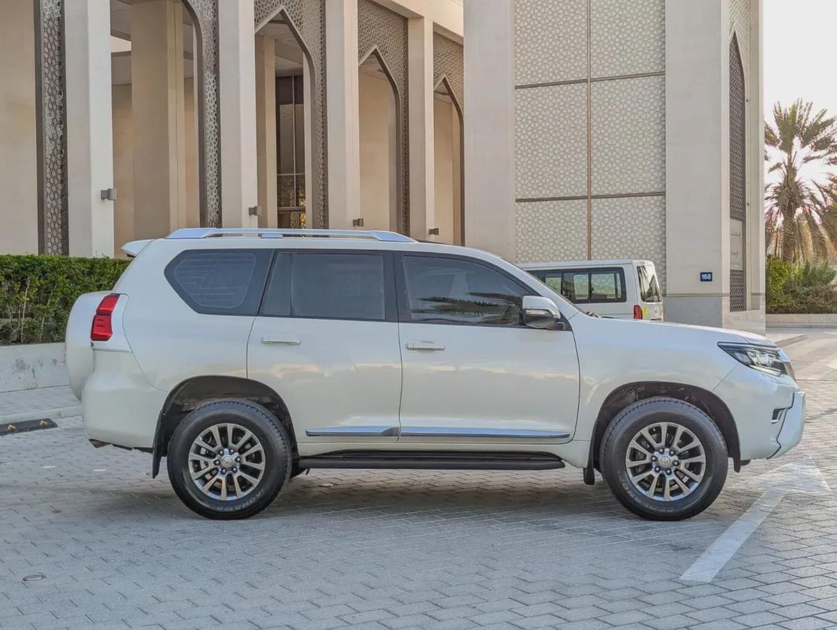 Toyota Prado VXR 2018 - GCC Specs - Accident Free - Excellent Condition-15-15