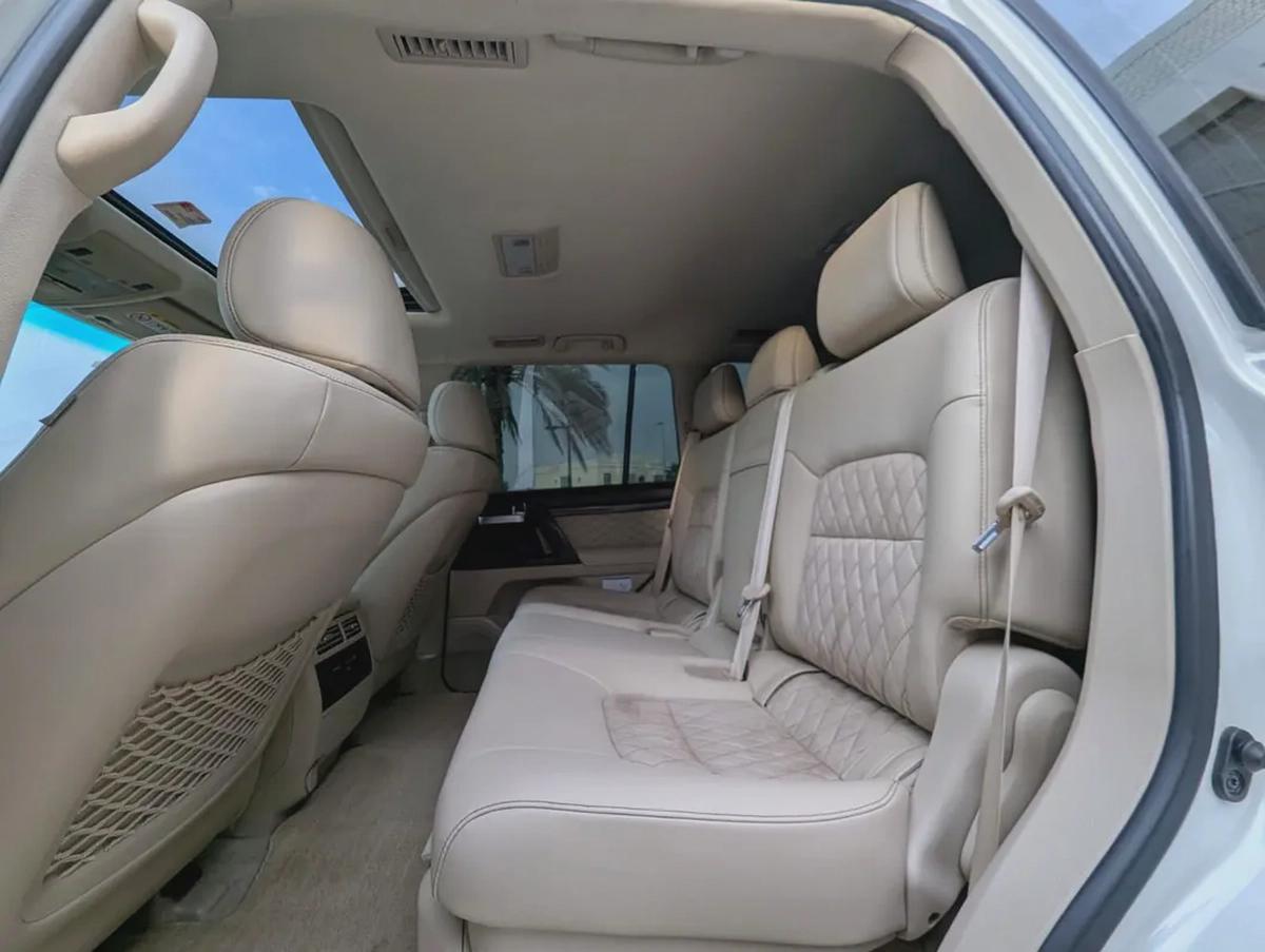 TOYOTA LAND CRUISER 2020 GXR GRAND TOURING V8 FULL OPTION GCC IN EXCELLENT CONDITION-7-7