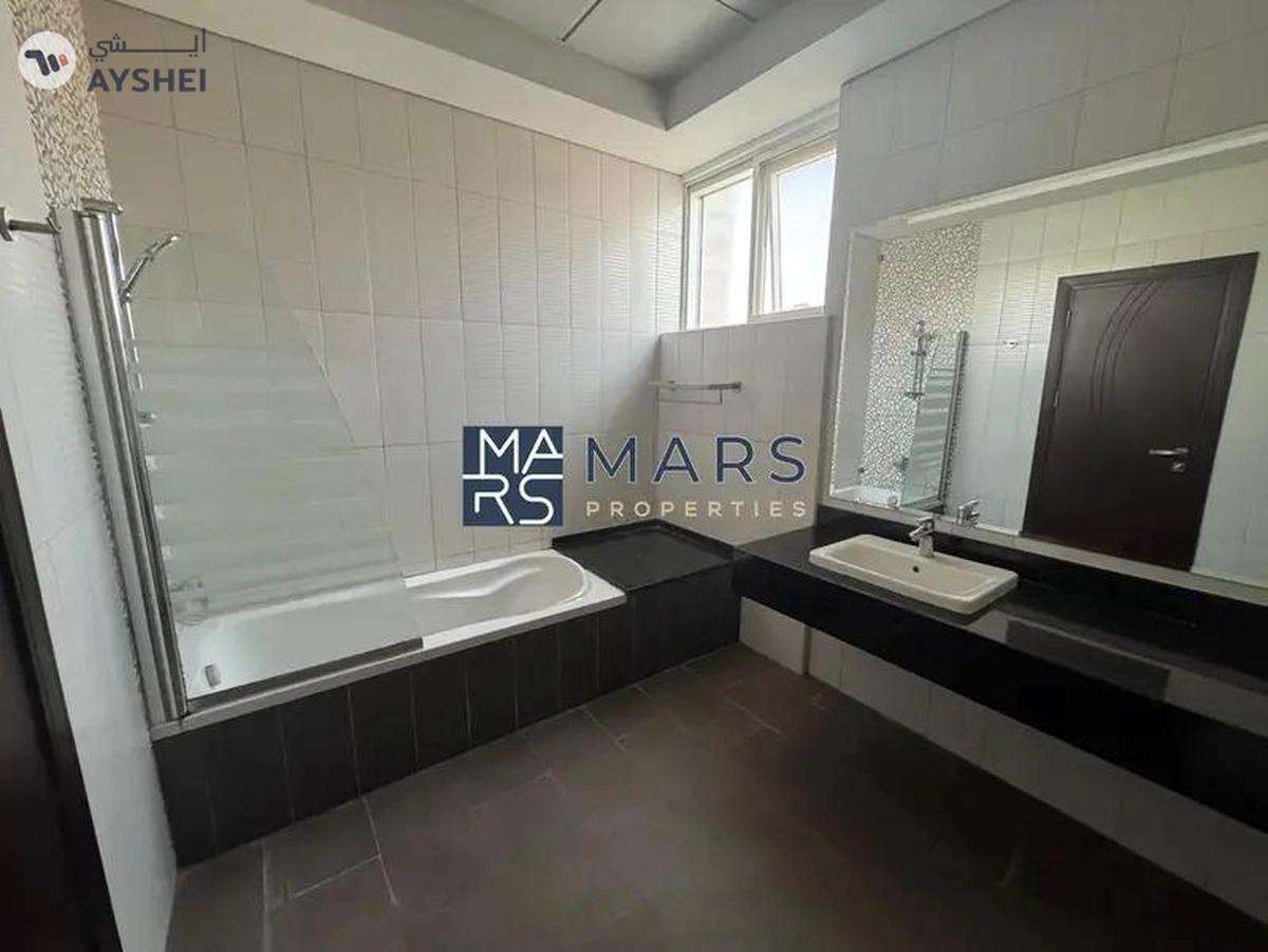 | Luxerious 4 Bedroom Villa | Big Garden |-9-9