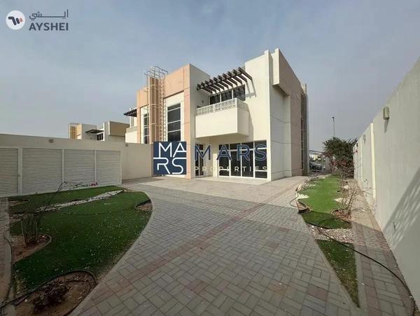 | Luxerious 4 Bedroom Villa | Big Garden |