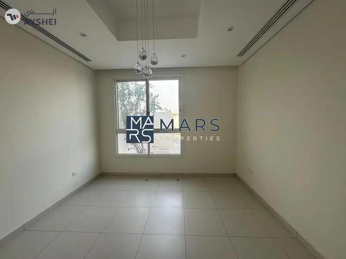 | Luxerious 4 Bedroom Villa | Big Garden |-1-1