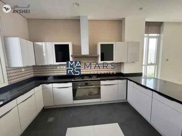 | Luxerious 4 Bedroom Villa | Big Garden |