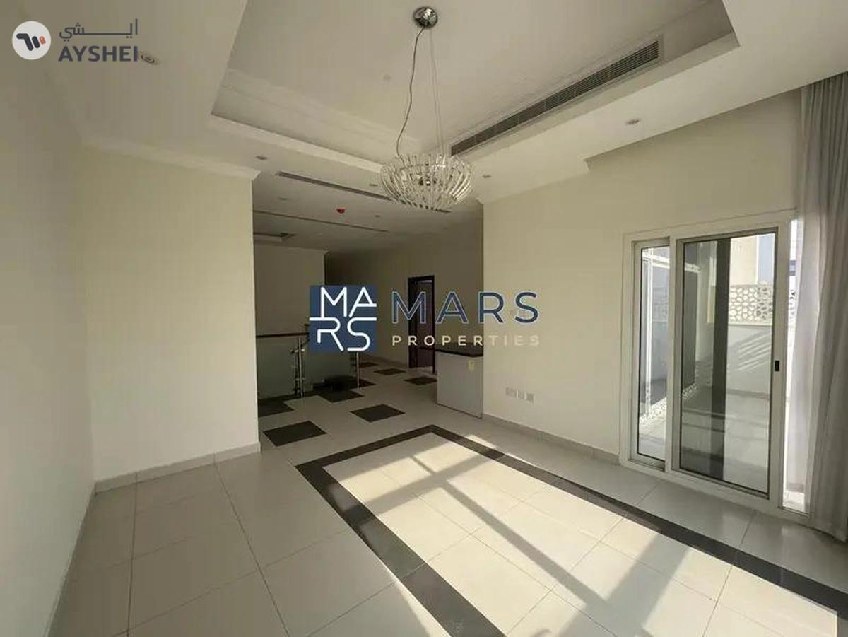 | Luxerious 4 Bedroom Villa | Big Garden |-8-8