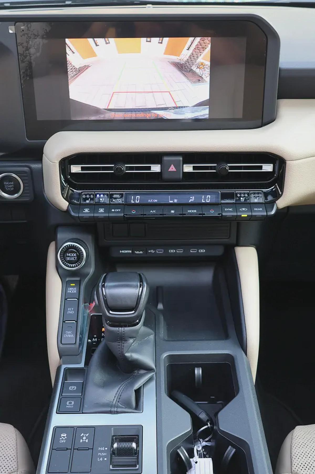 TOYOTA PRADO 2024-GXR-60000KM-GCC SPECS-UNDER WARRANTY SERVICE-14-14