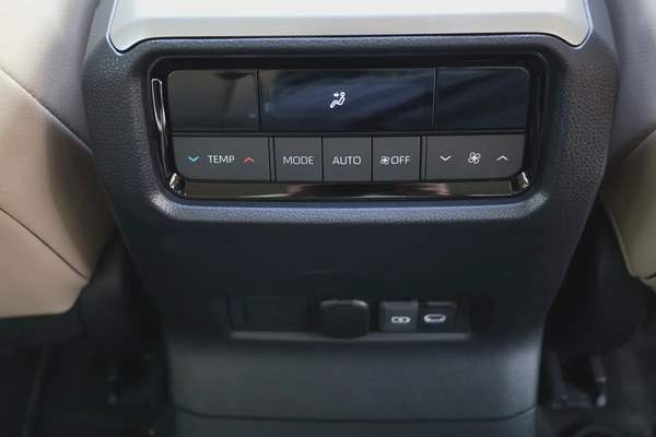 TOYOTA PRADO 2024-GXR-60000KM-GCC SPECS-UNDER WARRANTY SERVICE