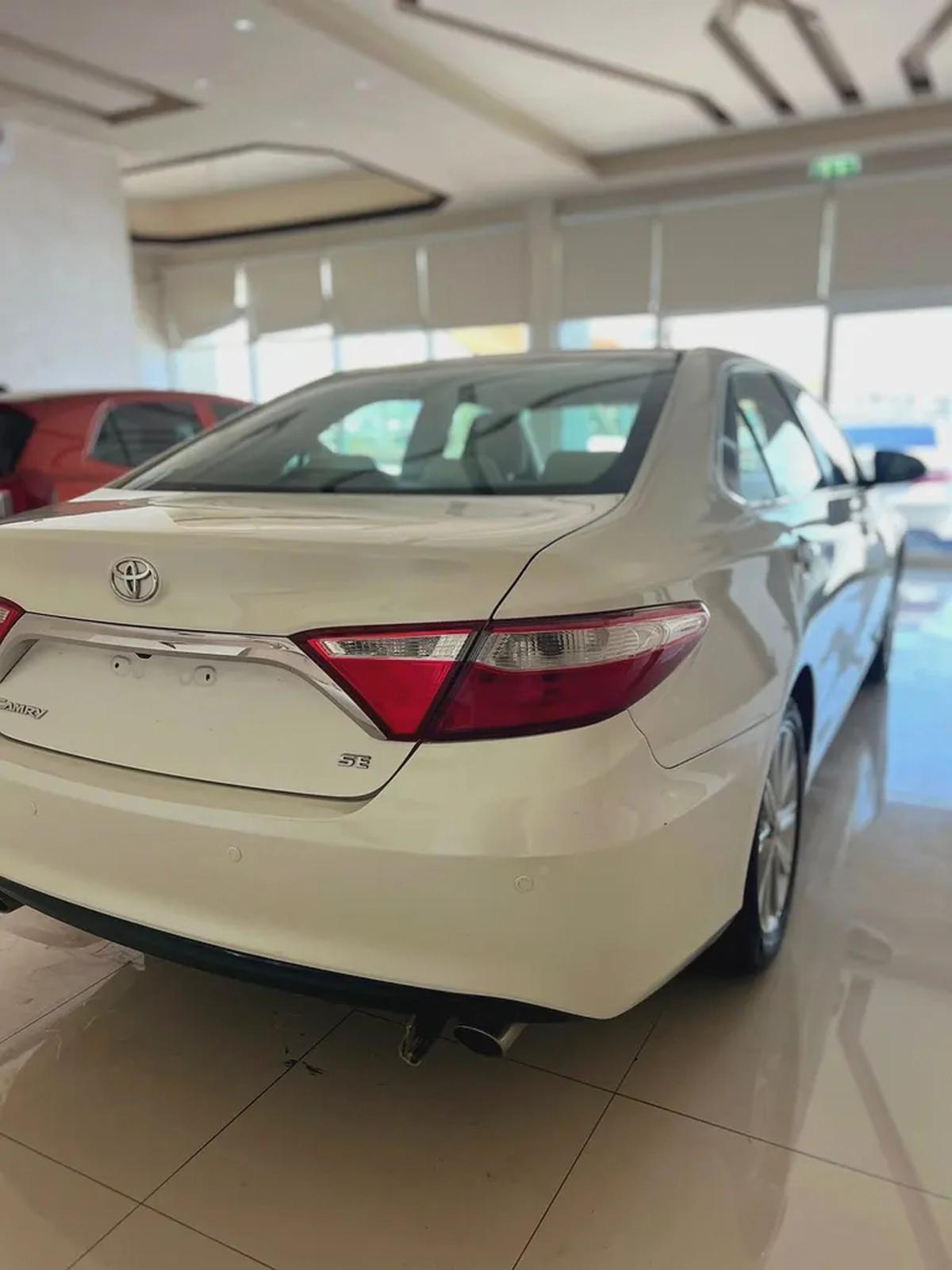 GCC Specs Toyota Camry SE 2017 - Excellent Condition-7-7