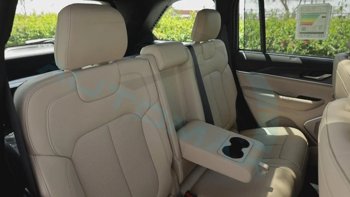 2025 JEEP GRAND CHEROKEE LIMITED PLUS LUXURY 4X4 GCC With 3Yrs or 60K Km Warranty At Official Dealer-13-13