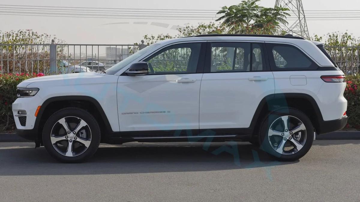 2025 JEEP GRAND CHEROKEE LIMITED PLUS LUXURY 4X4 GCC With 3Yrs or 60K Km Warranty At Official Dealer-19-19