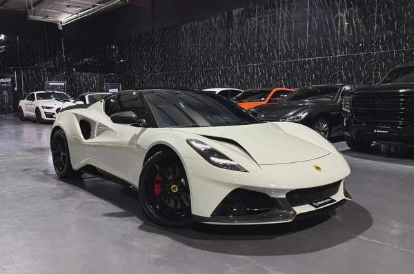 Lotus Emira 2024 GCC specs for 299,000.00 AED