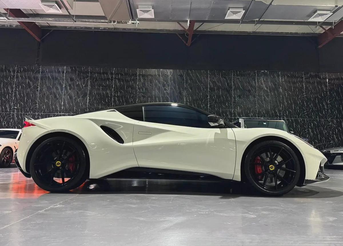 Lotus Emira 2024 GCC specs for 299,000.00 AED-7-7