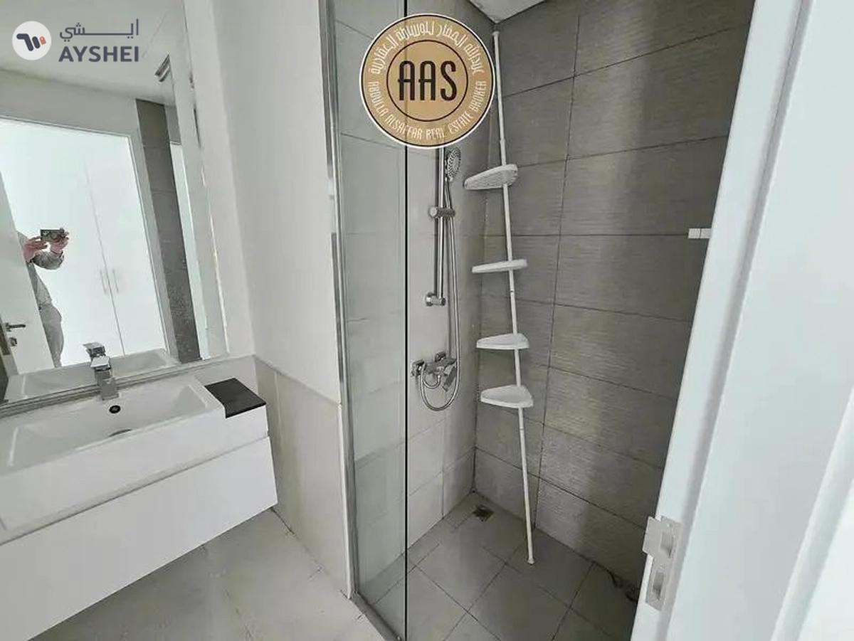 Ready to Move ! Spacious 2BHK with all amenities-11-11