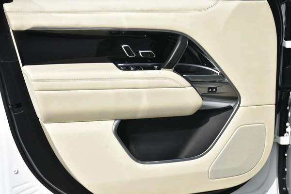 LAND ROVER RANGE ROVER SE V6 2023 | WHITE